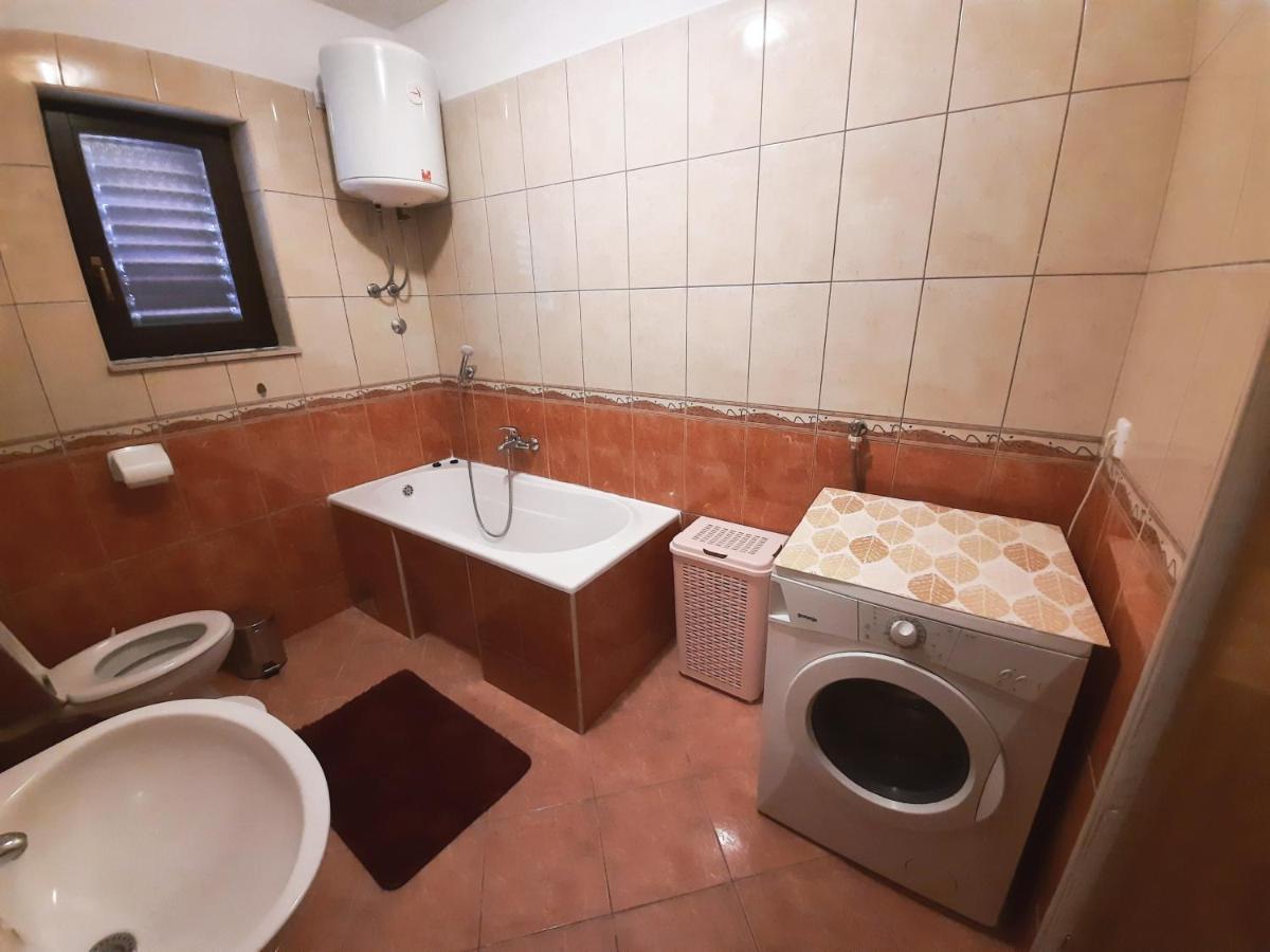 Lovely 3-Bedroom Apartment With Breathtaking View Dugi Rat Ngoại thất bức ảnh