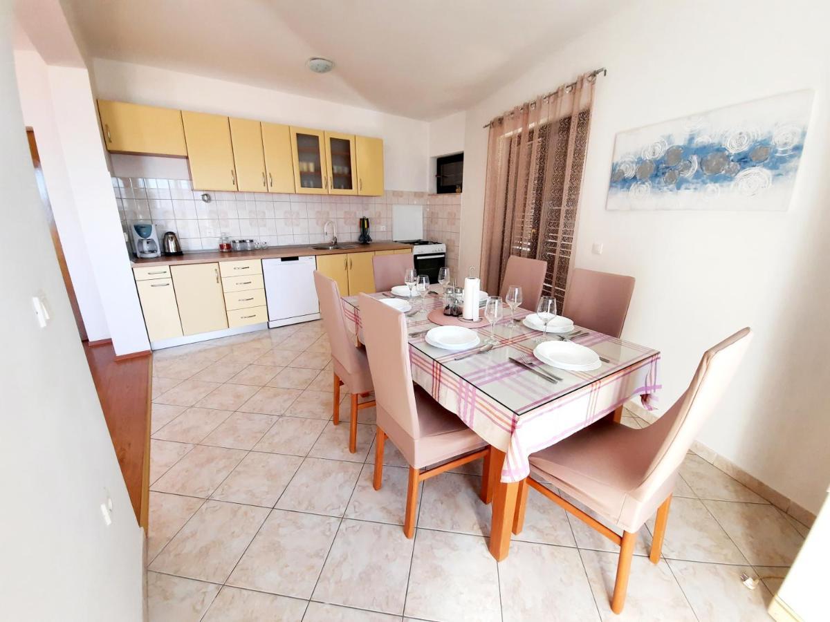 Lovely 3-Bedroom Apartment With Breathtaking View Dugi Rat Ngoại thất bức ảnh