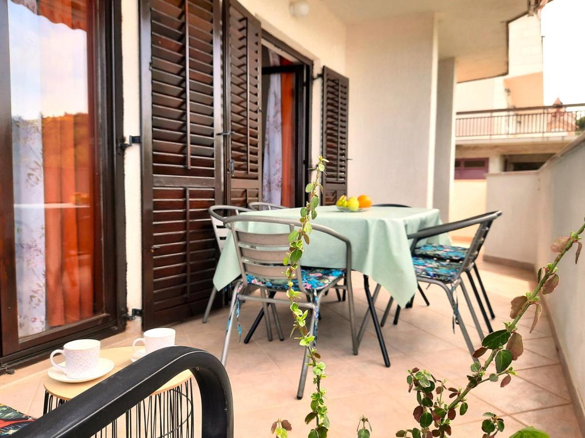 Lovely 3-Bedroom Apartment With Breathtaking View Dugi Rat Ngoại thất bức ảnh