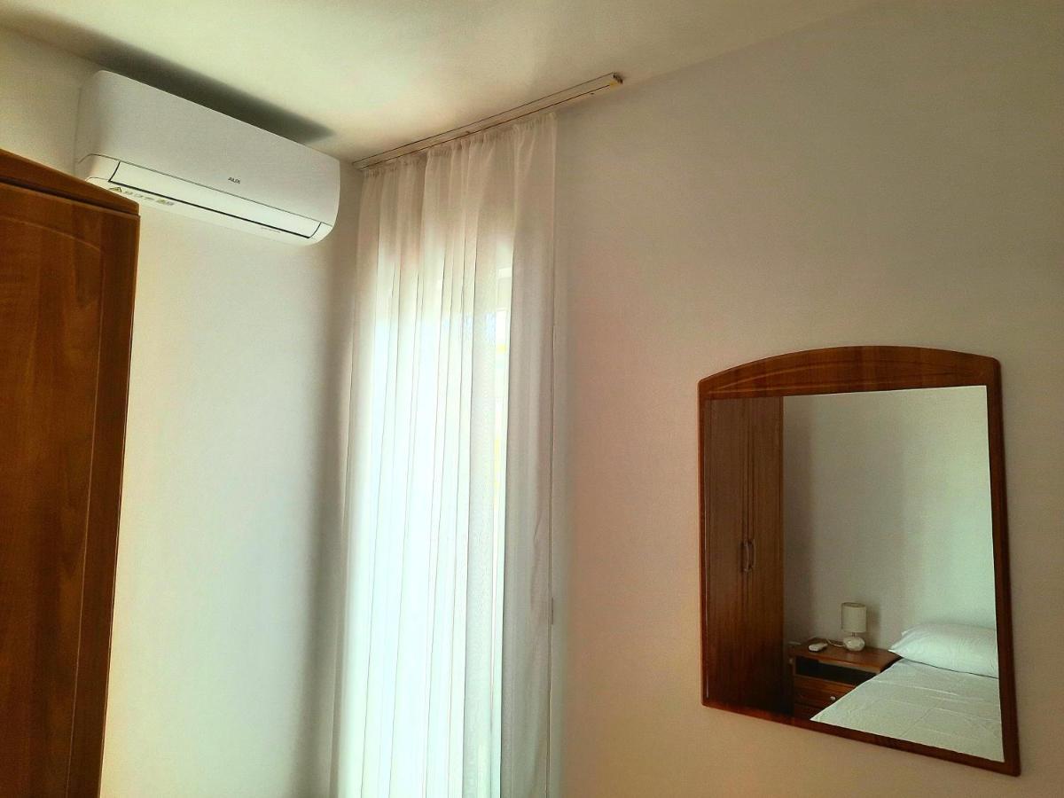 Lovely 3-Bedroom Apartment With Breathtaking View Dugi Rat Ngoại thất bức ảnh